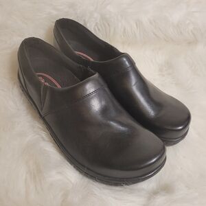 Klogs Women's Black Leather Mules